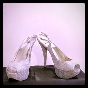 Stuart Weitzman Veyvey pump, Aurora mini glitter